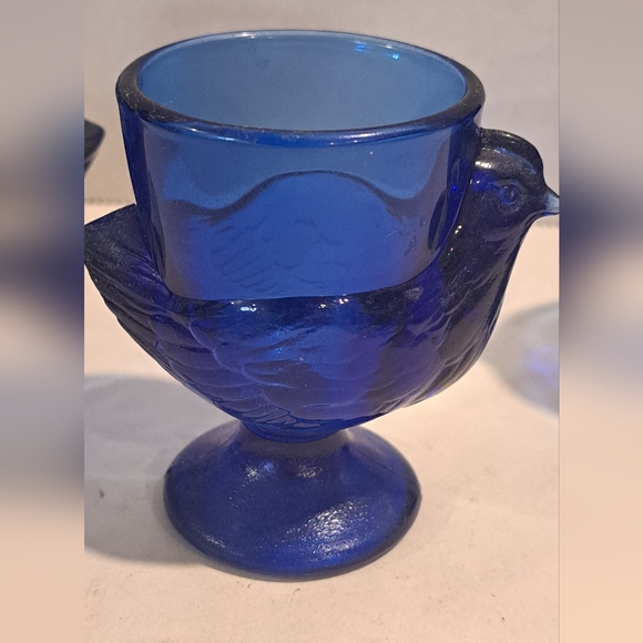 Vintage Cobalt Blue Pressed Glass Chicken Egg Cup, France. - Picture 4 of 7